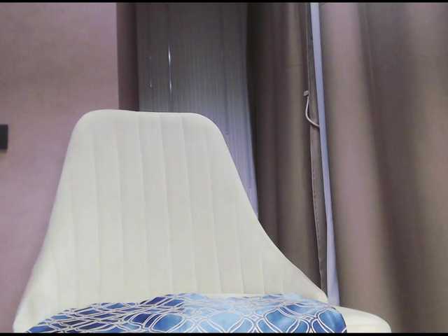 Va-len-cia's BongaCams show and profile