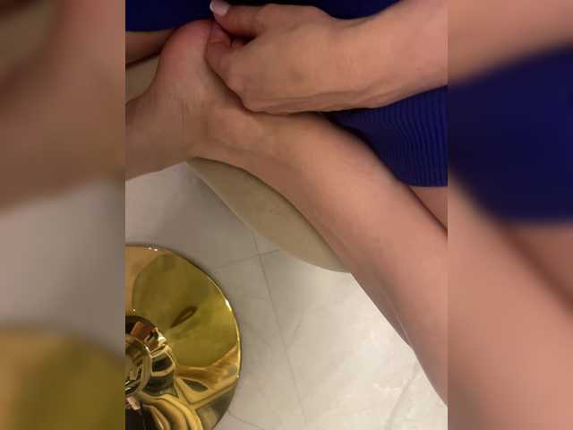 Va-len-cia's BongaCams show and profile