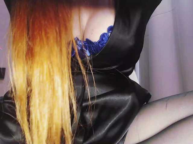 Va-len-cia's BongaCams show and profile