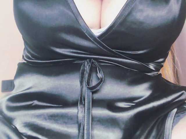 Va-len-cia's BongaCams show and profile