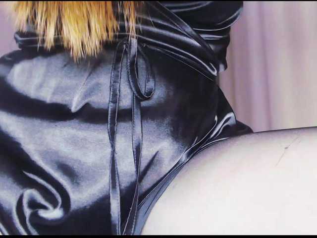 Va-len-cia's BongaCams show and profile