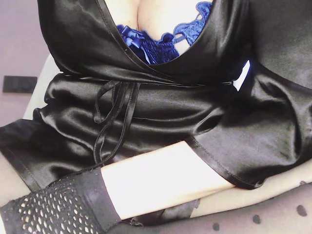 Va-len-cia's BongaCams show and profile