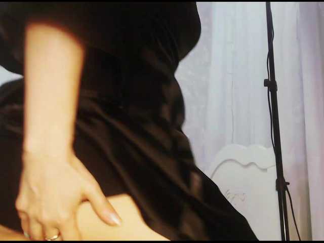 Va-len-cia's BongaCams show and profile