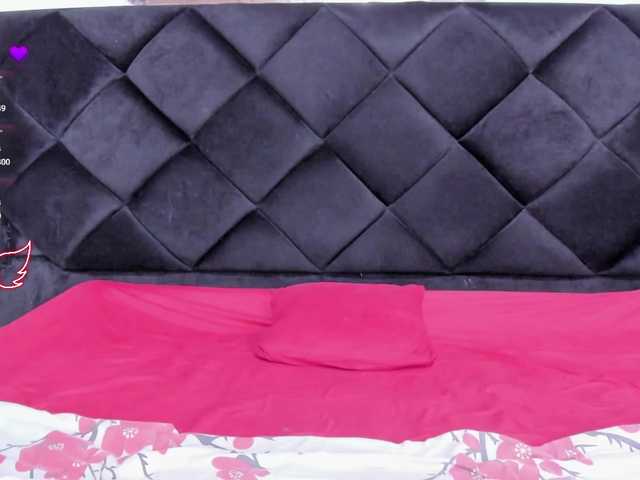 AnnieMiller-'s BongaCams show and profile