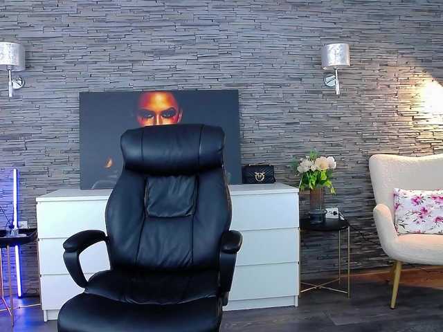 Allana-Doll's BongaCams show and profile