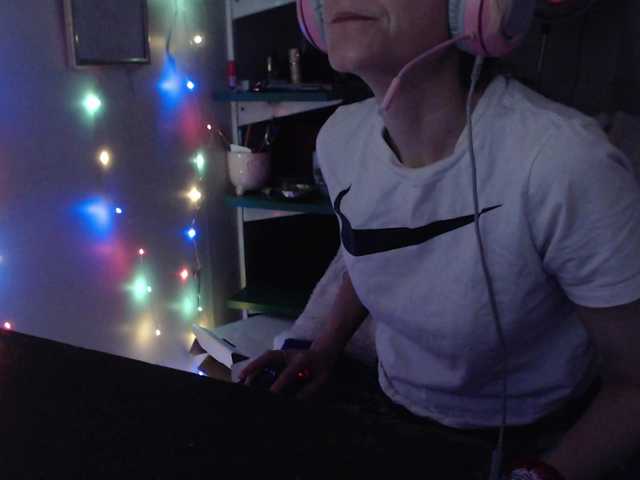 VoyeursRoom's BongaCams show and profile