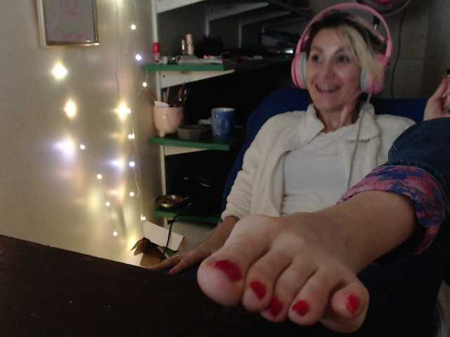 VoyeursRoom's BongaCams show and profile