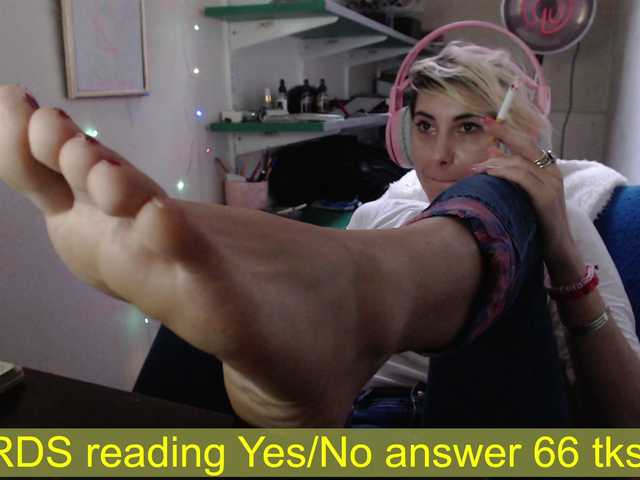 VoyeursRoom's BongaCams show and profile