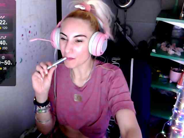 EvilFindomGoddess webcam