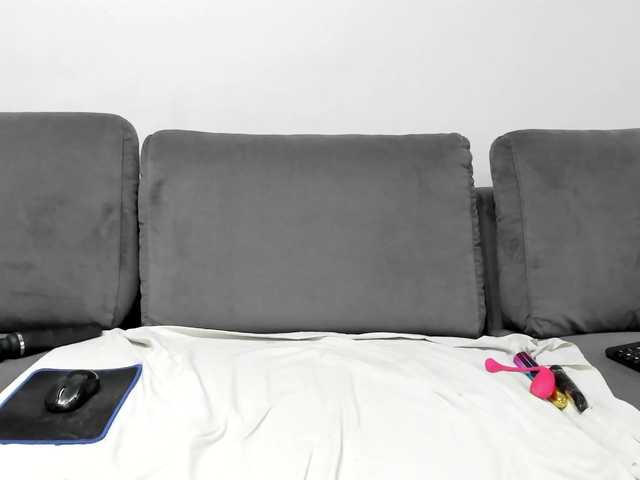 Sophiestique's BongaCams show and profile