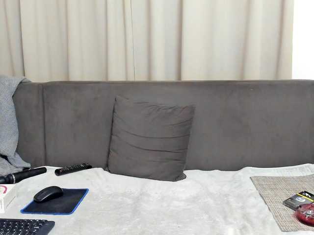 Sophiestique's BongaCams show and profile