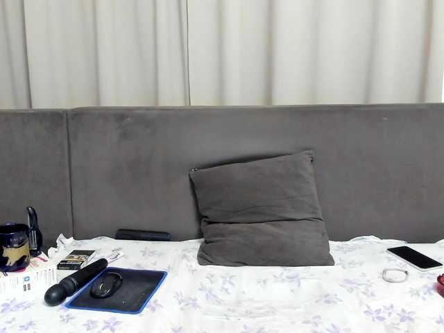 Sophiestique's BongaCams show and profile