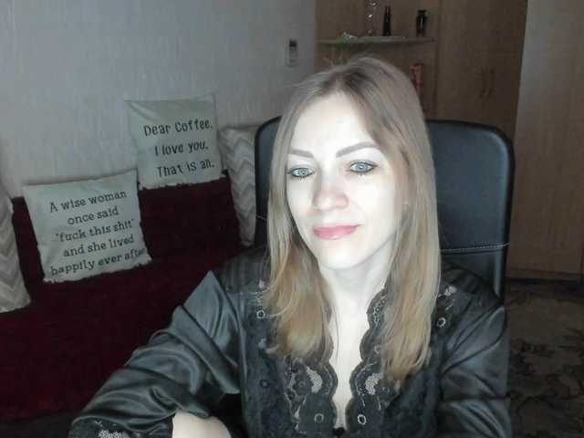 CherishSia's BongaCams show and profile