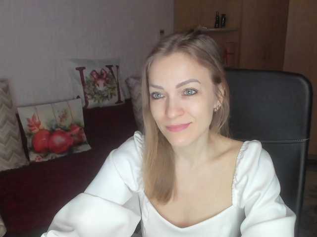 CherishSia's BongaCams show and profile