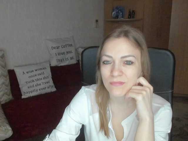 CherishSia's BongaCams show and profile