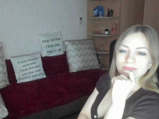 CherishSia's BongaCams show and profile