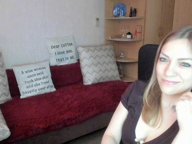 CherishSia's BongaCams show and profile