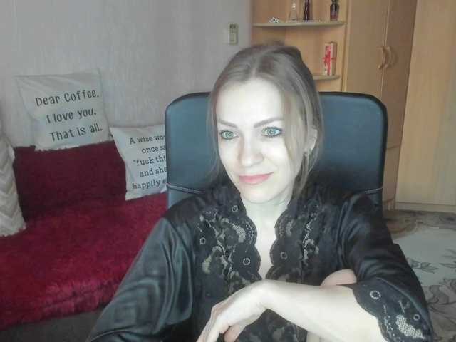 CherishSia's BongaCams show and profile