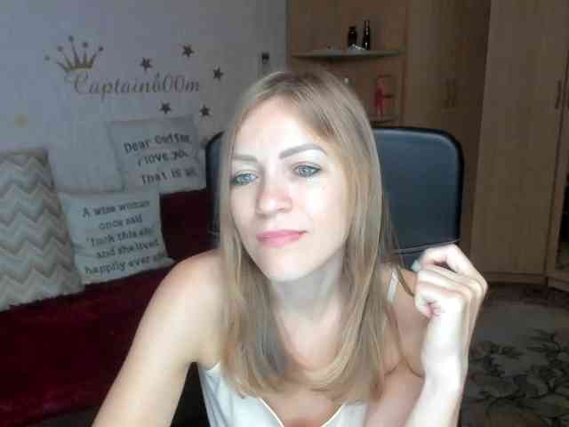 CherishSia Live Webcam on BongaCams