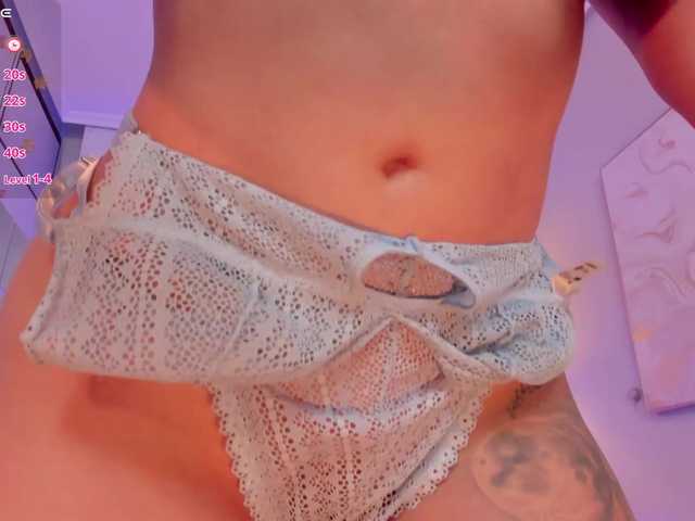 LeahJones's BongaCams show and profile