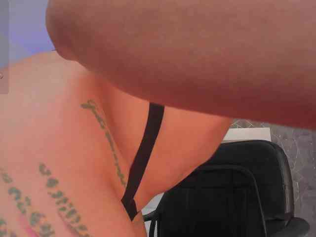 LeahJones webcam