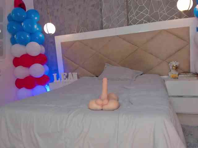 LeahJones webcam