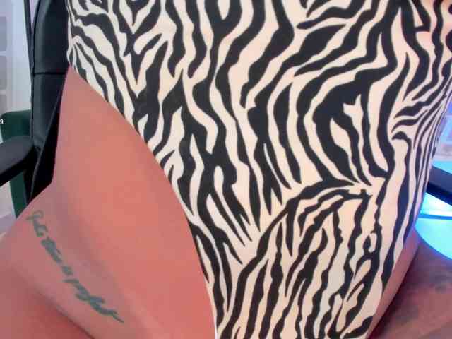 LeahJones Live Webcam on BongaCams