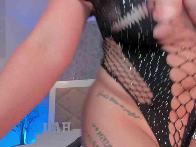 webcam nude chat LeahJones