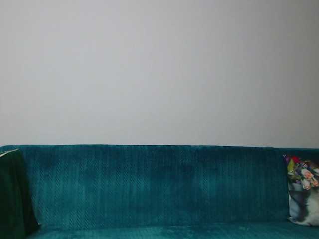 Sara-Daisy's BongaCams show and profile