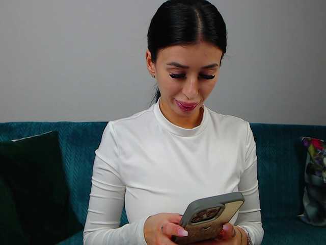 Sara-Daisy's BongaCams show and profile