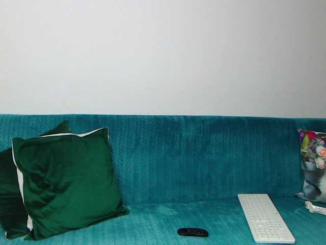 Sara-Daisy's BongaCams show and profile