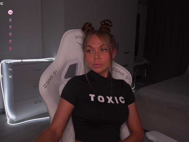 pupsik-24 from BongaCams is Freechat