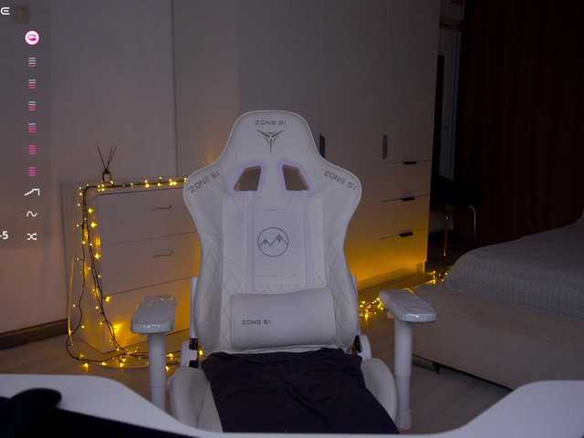 pupsik-24's BongaCams show and profile