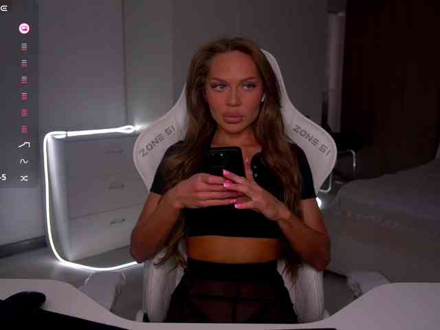 pupsik-24 Live Webcam on BongaCams