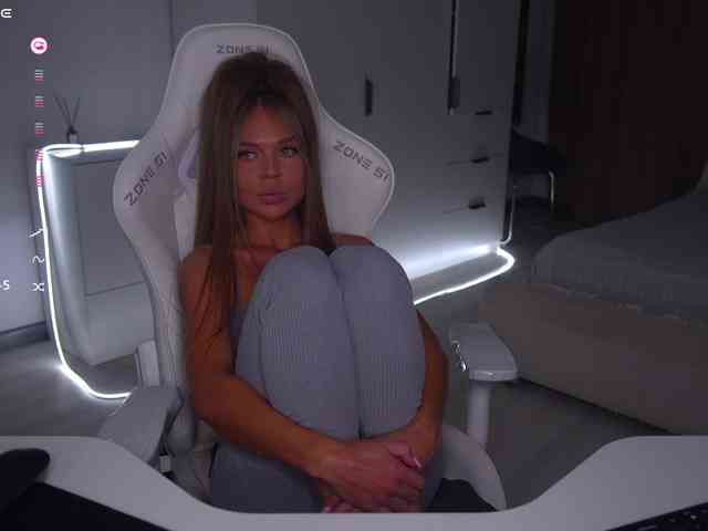 pupsik-24 Live Webcam on BongaCams