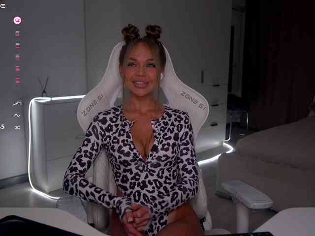 pupsik-24 Live Webcam on BongaCams