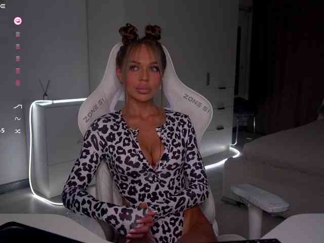 pupsik-24 Live Webcam on BongaCams