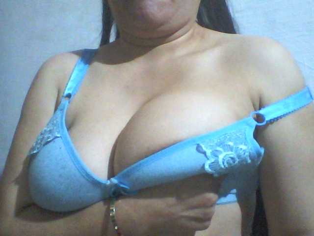 indiagirl50's BongaCams show and profile