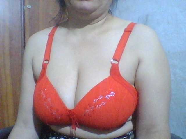 indiagirl50 from BongaCams