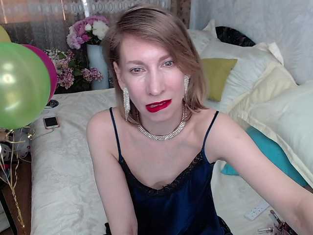 KirstenDesire's BongaCams show and profile