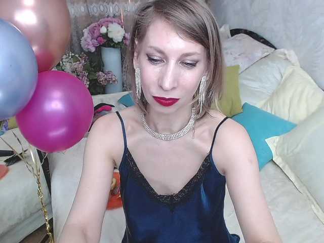 KirstenDesire's BongaCams show and profile
