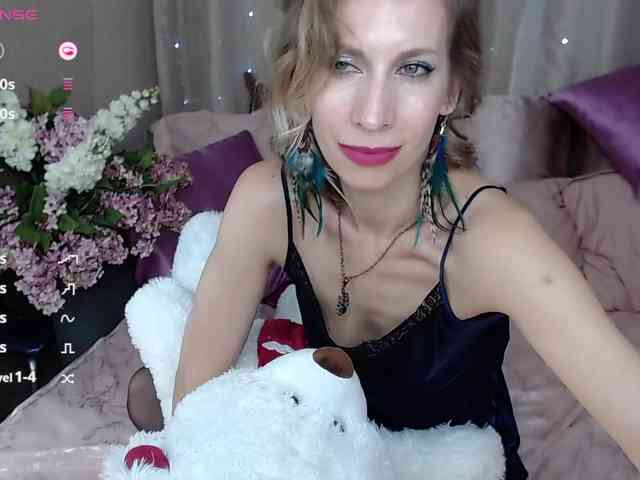 KirstenDesire webcam