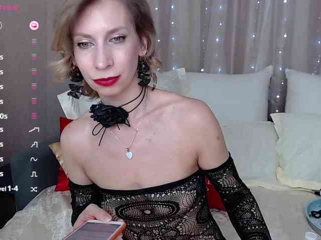 KirstenDesire webcam