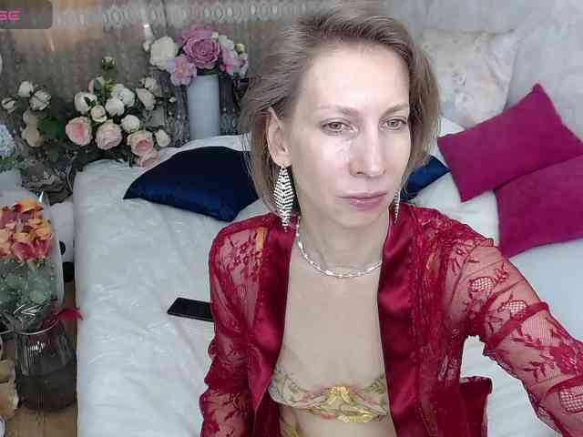 KirstenDesire webcam