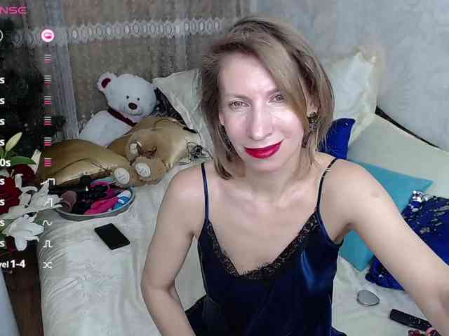 KirstenDesire webcam