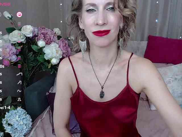 KirstenDesire webcam