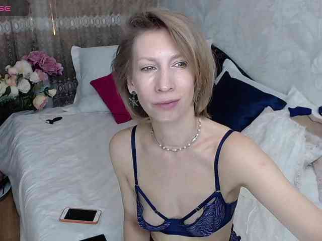KirstenDesire webcam