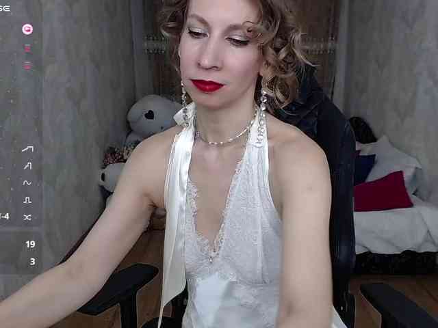 KirstenDesire webcam