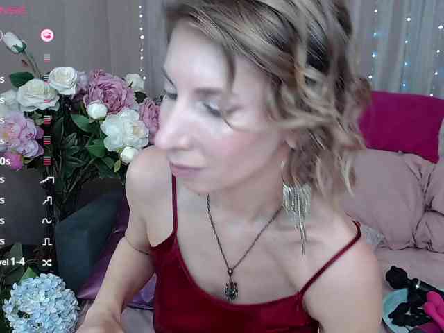 KirstenDesire webcam