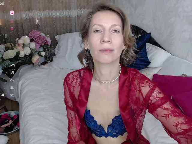 KirstenDesire webcam